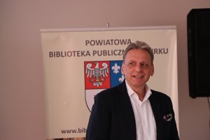 Zdjęcie główne dla wydarzenia: Narodowe Czytanie w Powiatowej Bibliotece Publicznej w Turku